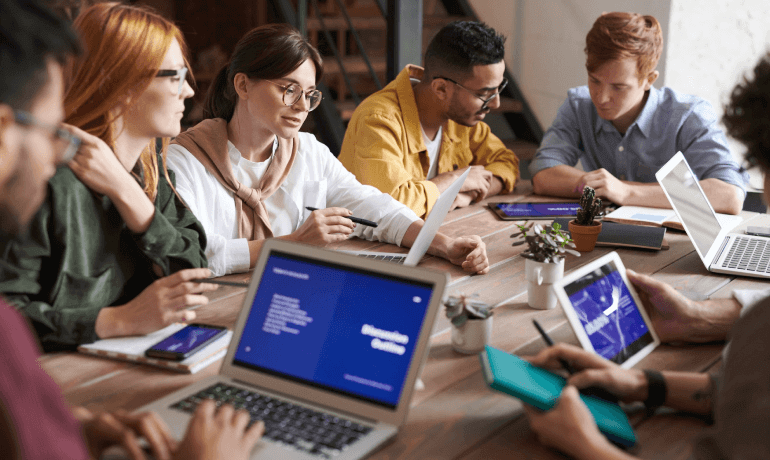 منصة وصل: كيف تضمن أنظمة “مسافة” التوافق مع اشتراطات النقل في السعودية